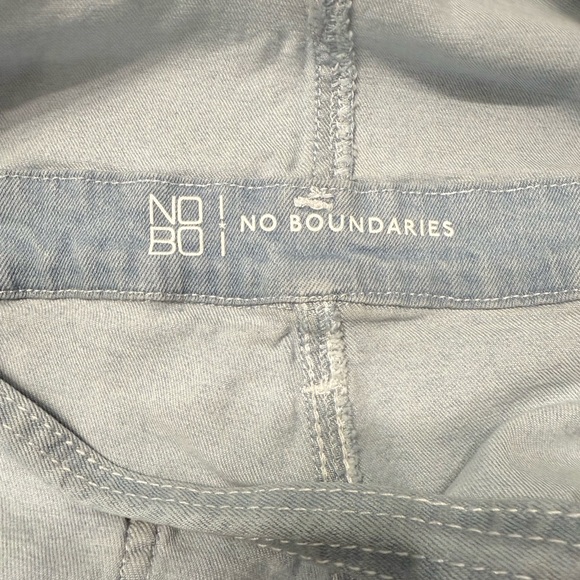 No Boundaries Light Blue Denim Overalls with Floral Embroidery Juniors XXL (19) - Picture 9 of 11